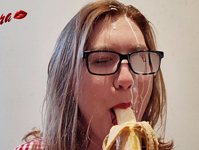 Wet banana blowjob